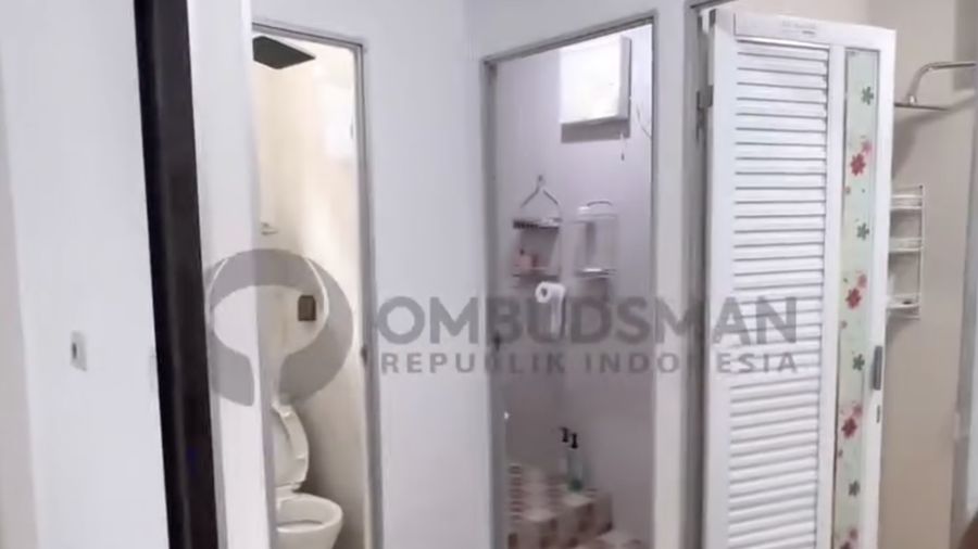 Ombudsman Republik Indonesia (ORI) menemukan sejumlah bangunan mewah dengan fasilitas lengkap yang diduga dihuni warga binaan di dekat rumah dinas Kepala Lembaga Pemasyarakatan (Lapas) Kelas IIA Cibinong, Pondok Rajeg, Kabupaten Bogor, Jawa Barat, Rabu (23/9/2026).