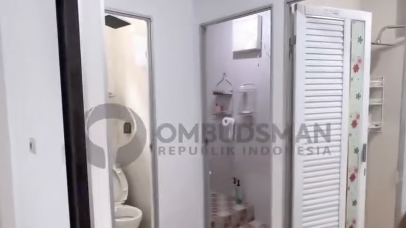 Ombudsman Republik Indonesia (ORI) menemukan sejumlah bangunan mewah dengan fasilitas lengkap yang diduga dihuni warga binaan di dekat rumah dinas Kepala Lembaga Pemasyarakatan (Lapas) Kelas IIA Cibinong, Pondok Rajeg, Kabupaten Bogor, Jawa Barat, Rabu (23/9/2026).