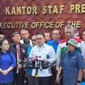 Perwakilan organisasi buruh menemui Kepala Staf Kepresidenan Jenderal (Purn.) Prof. Dr. Dudung Abdurachman di Gedung Bina Graha, Jakarta Pusat, Kamis (24/9/2026) pagi.