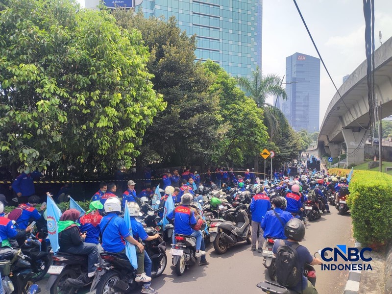 Suasana jalan di sepanjang jalan Sudirman pantauan dari jembatan pinisi, Jakarta, Kamis, (24/9/2026). (CNBC Indonesia/Muhammad Sabki)