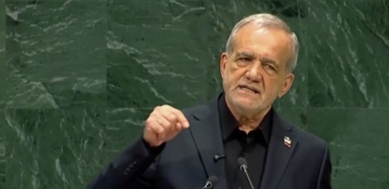 Presiden Iran Masoud Pezeshkian berbicara dalam Sidang Majelis Umum PBB ke-81 di Markas Besar PBB di New York, Rabu (23/9/2026). (AFP/TIMOTHY A. CLARY)