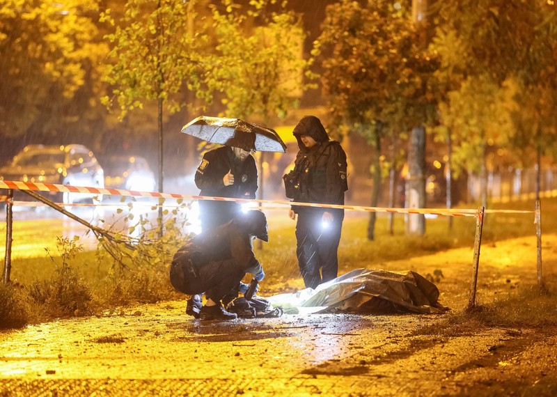 Suasana usai serangan rudal Rusia di Kyiv, Ukraina, Kamis (24/9/2026). (REUTERS/Gleb Garanich)