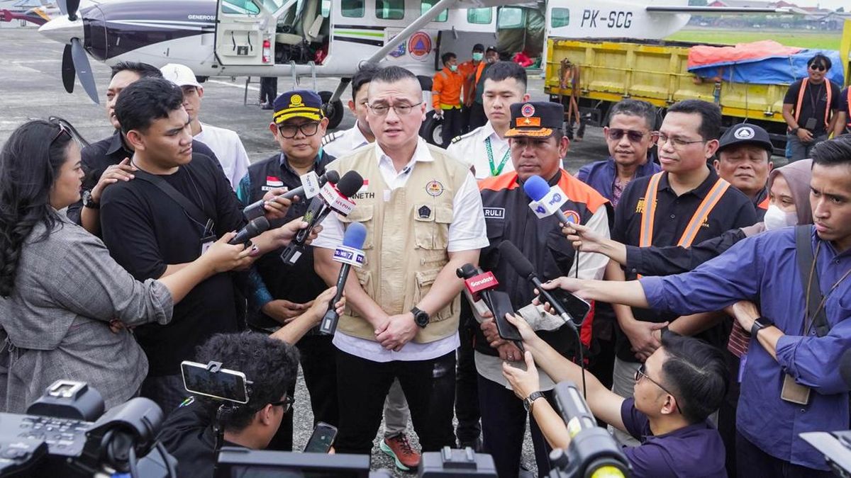 Bareng BPBD, Kenneth DPRD DKI Tebar 1 Ton Garam untuk Modifikasi Cuaca — NadiKabar.com