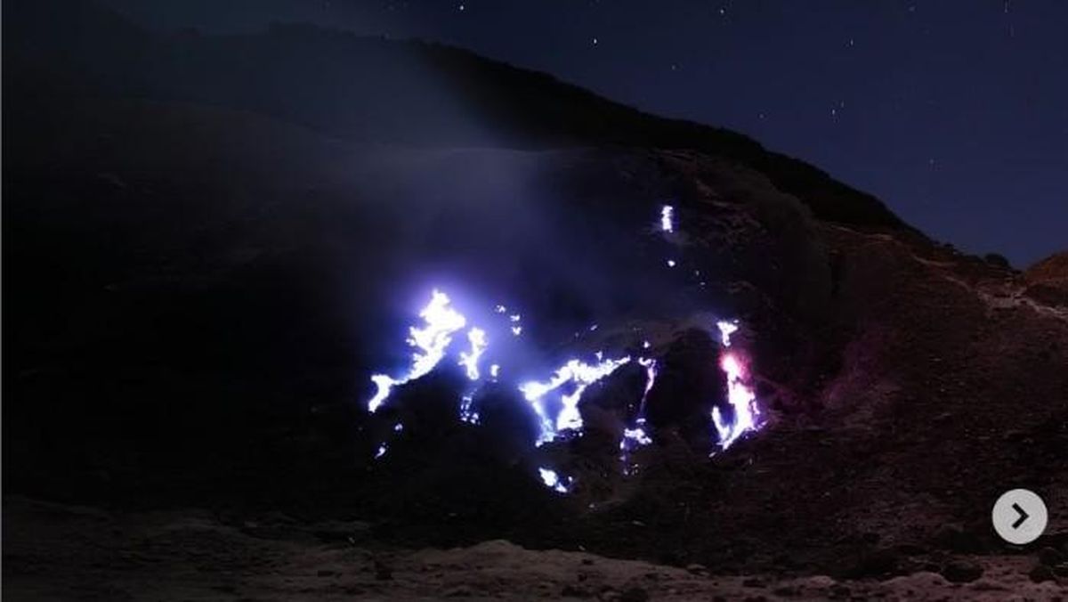 Viral Kemunculan Blue Fire di Gunung Papandayan, Ini Analisis Badan Geologi — NadiKabar.com