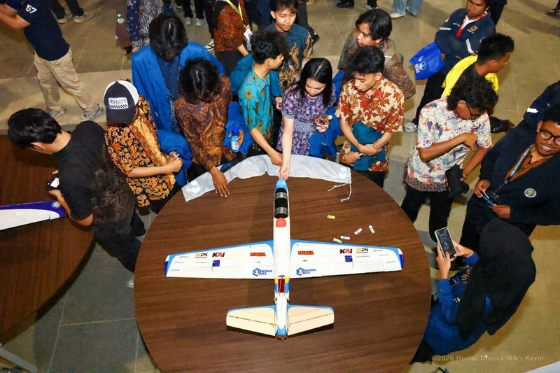 Ibu Kota Nusantara (IKN) menjadi arena bagi 94 tim mahasiswa dari 43 perguruan tinggi di Indonesia untuk menguji kemampuan dan inovasi teknologi wahana udara nirawak (Unmanned Aerial Vehicle/UAV) dalam Final Kontes Robot Terbang Indonesia (KRTI) 2026 yang berlangsung pada 21-25 September 2026. (Dok. Humas OIKN/Kevin)