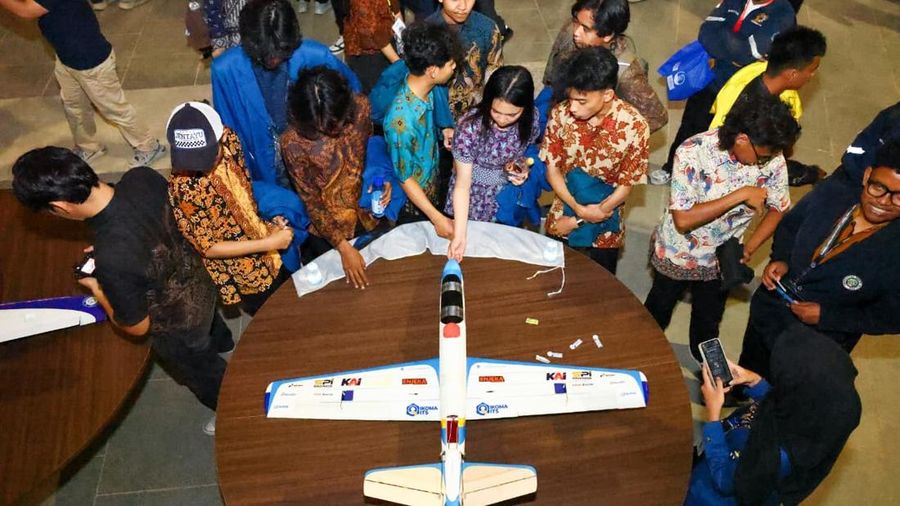 Ibu Kota Nusantara (IKN) menjadi arena bagi 94 tim mahasiswa dari 43 perguruan tinggi di Indonesia untuk menguji kemampuan dan inovasi teknologi wahana udara nirawak (Unmanned Aerial Vehicle/UAV) dalam Final Kontes Robot Terbang Indonesia (KRTI) 2026 yang berlangsung pada 21-25 September 2026.