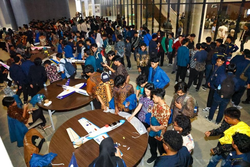 Ibu Kota Nusantara (IKN) menjadi arena bagi 94 tim mahasiswa dari 43 perguruan tinggi di Indonesia untuk menguji kemampuan dan inovasi teknologi wahana udara nirawak (Unmanned Aerial Vehicle/UAV) dalam Final Kontes Robot Terbang Indonesia (KRTI) 2026 yang berlangsung pada 21-25 September 2026. (Dok. Humas OIKN/Kevin)