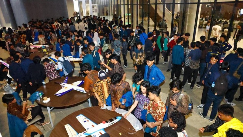 Ibu Kota Nusantara (IKN) menjadi arena bagi 94 tim mahasiswa dari 43 perguruan tinggi di Indonesia untuk menguji kemampuan dan inovasi teknologi wahana udara nirawak (Unmanned Aerial Vehicle/UAV) dalam Final Kontes Robot Terbang Indonesia (KRTI) 2026 yang berlangsung pada 21-25 September 2026.