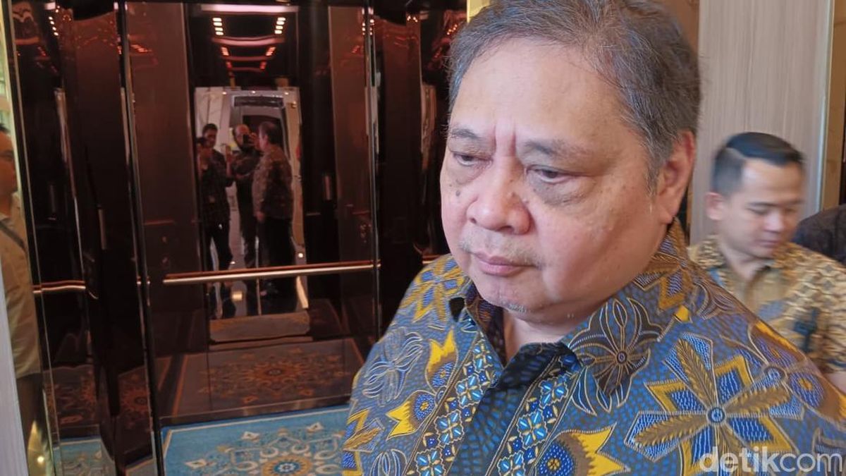 Dolar AS Hampir Rp 18 Ribu, Airlangga: Fluktuasi Itu Biasa — NadiKabar.com