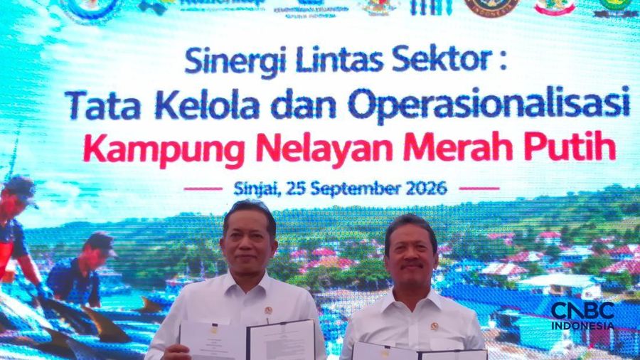 Menteri Kelautan dan Perikanan (MenKP) Sakti Wahyu Trenggono dalam Acara Sinergi Lintas Sektor: Tata Kelola dan Operasionalisasi KNMP, di KNMP Tongke-tongke, Kab. Sinjai, Sulawesi Selatan, Jumat (259/2026). (CNBC Indonesia/Martyasari Rizki)