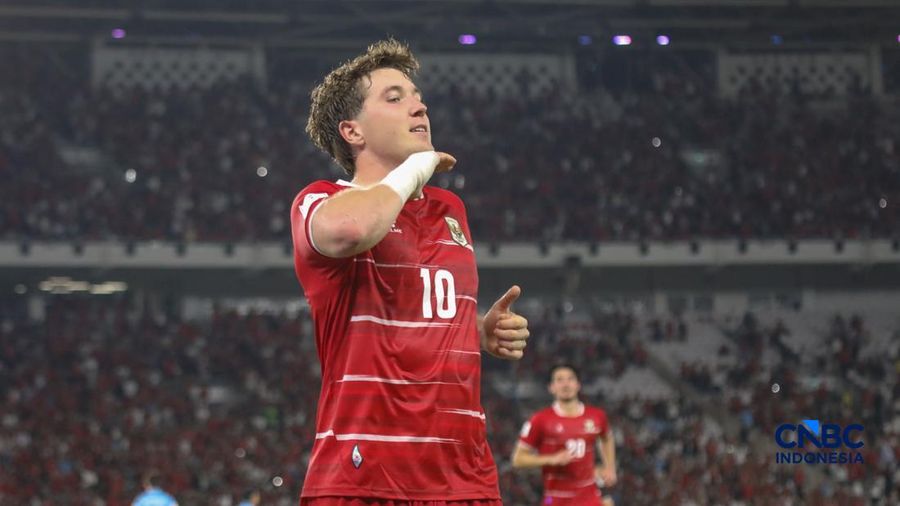 Pemain Timnas Indonesia Ole Romeny melakukan selebrasi usai mencetak gol laga melawan Timnas Singapura dalam FIFA ASEAN CUP 2026 di Stadion Utama Gelora Bung Karno (SUGBK), Senayan, Jakarta, Jumat (25/9/2026).