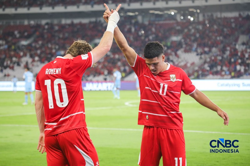 Pemain Timnas Indonesia Ole Romeny melakukan selebrasi usai mencetak gol laga melawan Timnas Singapura dalam FIFA ASEAN CUP 2026 di Stadion Utama Gelora Bung Karno (SUGBK), Senayan, Jakarta, Jumat (25/9/2026). (CNBC Indonesia/Faisal Rahman)