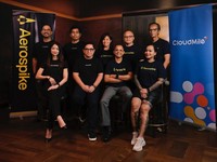 Tim CloudMile dan Tim Aerospike, termasuk Gilland Cardindo, Country Manager CloudMile Indonesia dan Venkatesh Guntur, Country Head  ASEAN, Aerospike. (Dok. CloudMile)