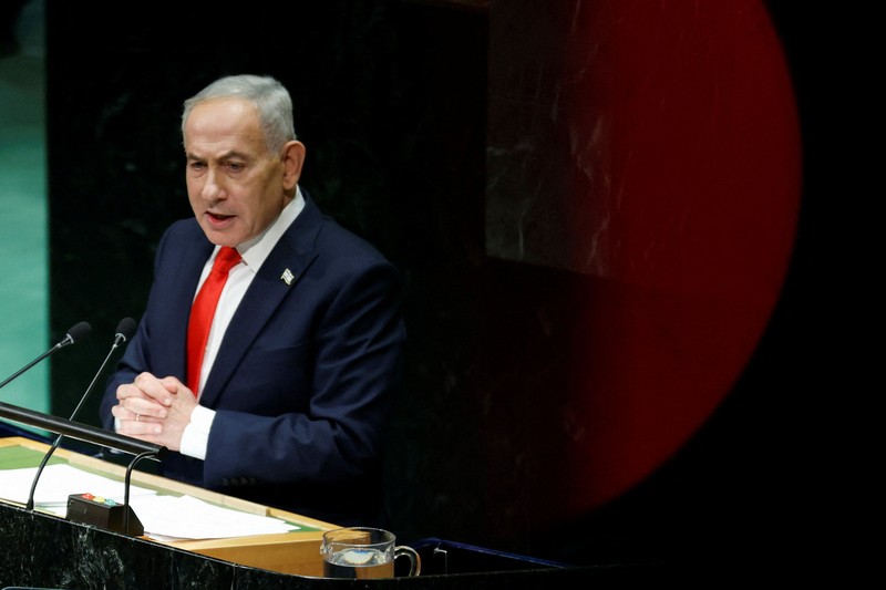 Israel's Prime Minister Benjamin Netanyahu waves to delegates walking out of the General Assembly hall after he arrived to address the 81st United Nations General Assembly (UNGA) at UN headquarters in New York City, US, September 24, 2026.   REUTERS/Mike Segar     TPX IMAGES OF THE DAY