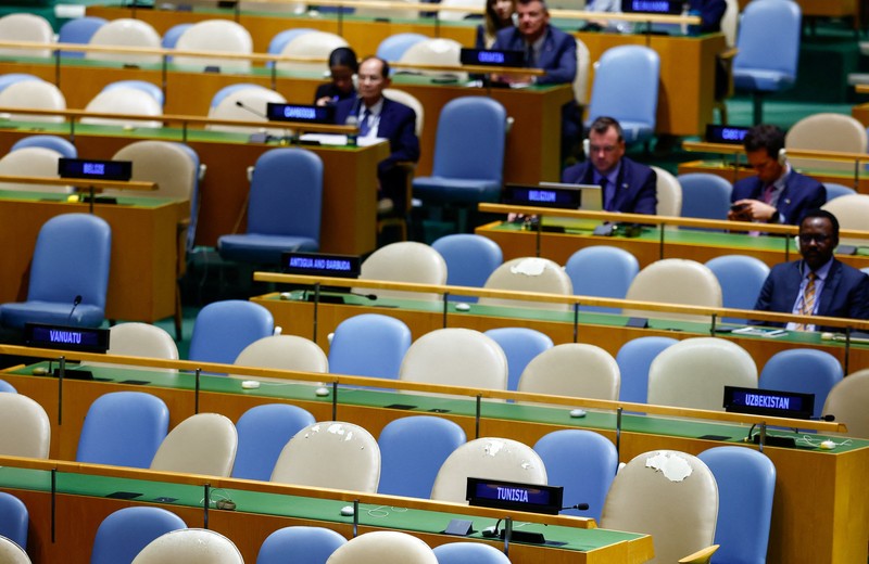 Israel's Prime Minister Benjamin Netanyahu waves to delegates walking out of the General Assembly hall after he arrived to address the 81st United Nations General Assembly (UNGA) at UN headquarters in New York City, US, September 24, 2026.   REUTERS/Mike Segar     TPX IMAGES OF THE DAY