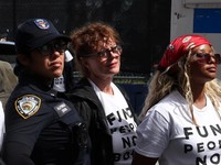 Actor Susan Sarandon is detained during a protest ahead of Israeli Prime Minister Benjamin Netanyahu's address to the United Nations 81st General Assembly in New York City, U.S., September 24, 2026. REUTERS/Shannon Stapleton     TPX IMAGES OF THE DAY