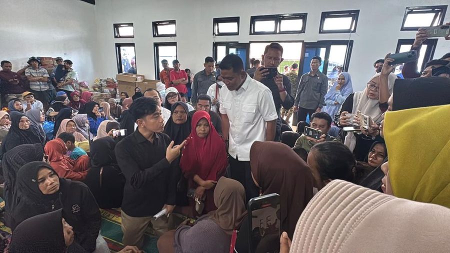Wakil Presiden (Wapres) Gibran Rakabuming mengunjungi lokasi terdampak bencana di Solok, Sumatera Barat. (Dok Setwapres RI)