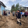 Wakil Presiden (Wapres) Gibran Rakabuming mengunjungi lokasi terdampak bencana banjir di Solok, Sumatera Barat. (Dok Setwapres RI)