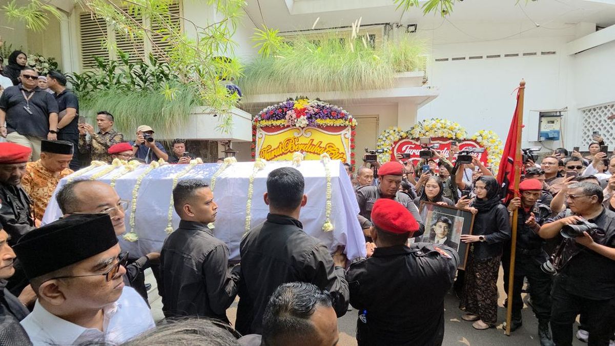 Polda Metro Kawal Pengantaran Jenazah Guruh Soekarnoputra ke TPU Karet Bivak — NadiKabar.com