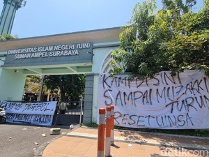 Kampus UINSA Masih Disegel Mahasiswa