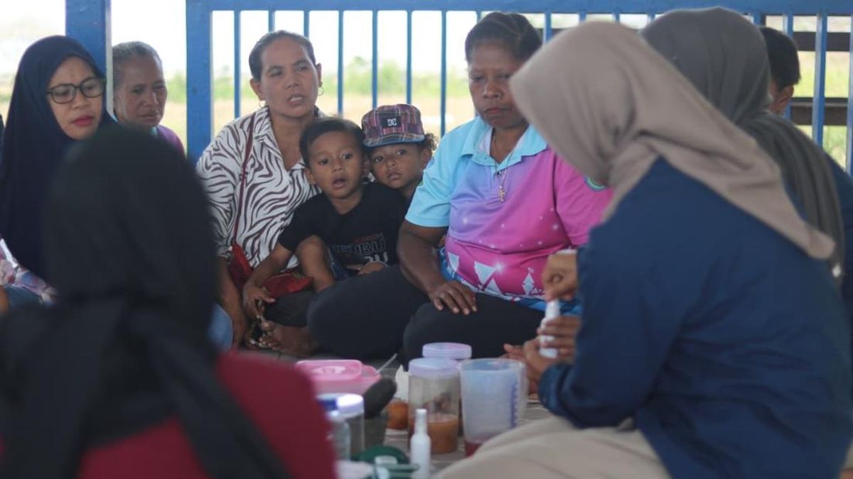 Ilustrasi berita Nasional: TEP UI Beri Pelatihan Olah Biji Pala Jadi Hand Sanitizer ke Warga Papua Barat