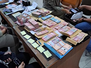 Penampakan Duit Ratusan Juta Disita KPK Saat Geledah Kanwil BPN Jatim