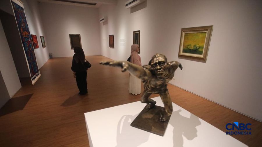 Suasana pameran Nasirun 1965-2026: Bersimpuh di Kaki Para Guru di Galeri Nasional, Jakarta, Jumat (25//9/2026). (CNBC Indonesia/Faisal Rahman)