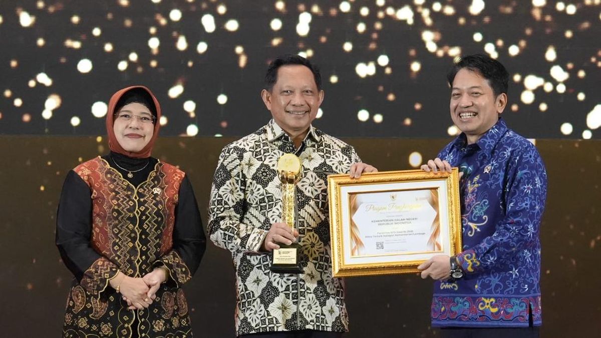 Kemendagri Raih Penghargaan BPS atas Pemanfaatan Data Statistik — NadiKabar.com