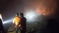 Bahaya Gas Metana Sampah Tua: Picu Kebakaran di TPA Cikundul