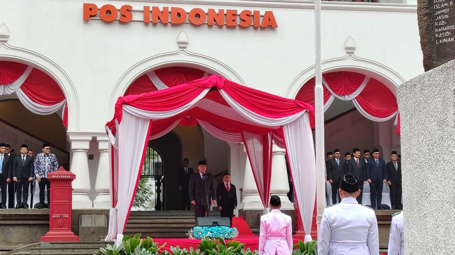 Wakil Menteri Komunikasi dan Digital, Angga Raka Prabowo dalam Upacara Peringatan Hari Bhakti Postel ke - 81 Tahun 2026, di Bandung, Minggu (27/9/2026).