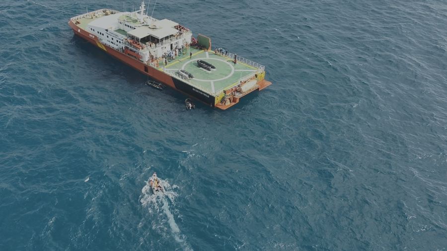 Tim Selam Gabungan yang terdiri dari Badan Nasional Pencarian dan Pertolongan (Basarnas), TNI Angkatan Laut (TNI AL), dan Potensi SAR kembali berhasil menemukan dan mengevakuasi lima korban dalam Operasi SAR kecelakaan KM Virgo Transport 8 di peraira