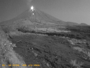 Momen Mencekam Saat CCTV Rekam Erupsi Semeru Disertai Suara Dentuman