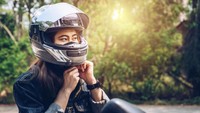 Helm Full Face Bau dan Visor Berembun? Ini Cara Merawat Inner Pad dan Visor 