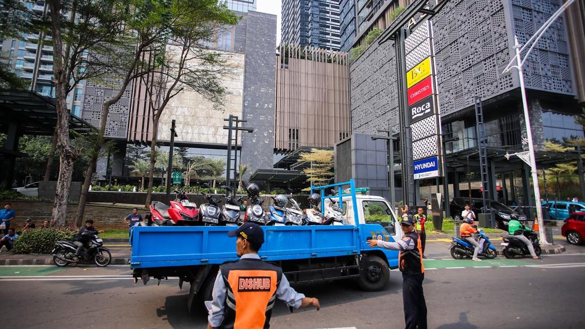 Parkir Liar di Senopati Ditertibkan, Puluhan Kendaraan Diangkut — NadiKabar.com