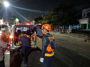 Pemotor Aerox Tewas Setelah Tabrak Dump Truk di Sukolilo Surabaya