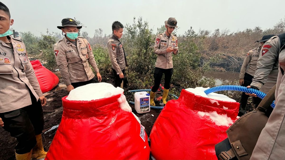 Polda Sumsel Gunakan Drone &amp; X-Fire Padamkan Karhutla di Wilayah OKI