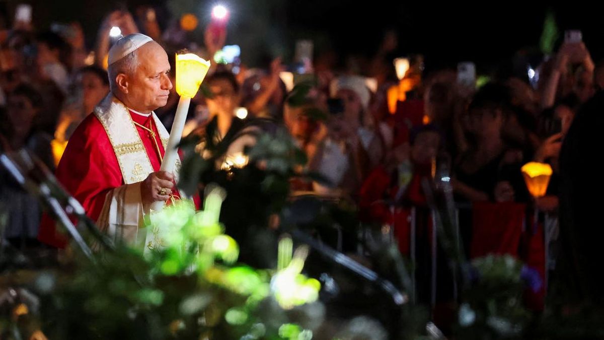 Ilustrasi berita Nasional: Paus Leo Larut dalam Doa di Lourdes, Serukan Persaudaraan dan Perdamaian