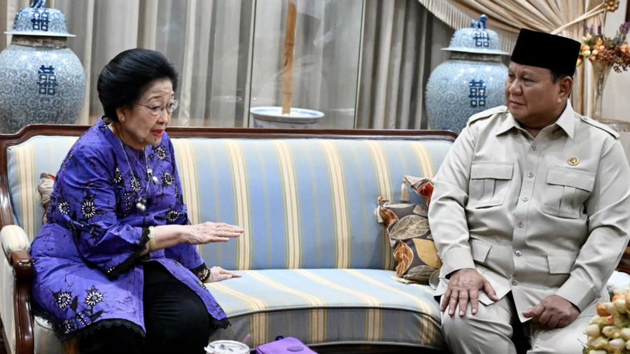 Senin malam, 28 September 2026, Presiden Prabowo Subianto bertakziah ke kediaman Presiden ke-5 RI Megawati Soekarnoputri di Jakarta. (nstagram/Sekretariat.Kabinet)