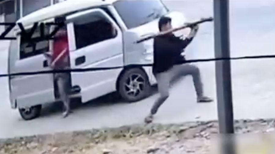 Shariff Aguak Mayor Akhmad Ampatuan selamat dari serangan rocket launcher. (Dok Instagram/harianalisa)