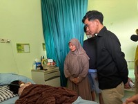 Wakil Presiden (Wapres) Gibran Rakabuming menyampaikan permohonan maaf kepada anak-anak dan keluarga yang terdampak dugaan keracunan makanan di Kabupaten Batang, Jawa Tengah, Senin (28/09/2026). (Setwapres)