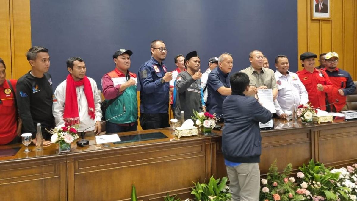 37 Perwakilan Buruh Temui Pimpinan DPR, Bahas Isu Ketenagakerjaan — NadiKabar.com