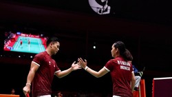 Taufik Hidayat Kuatkan Amri/Nita