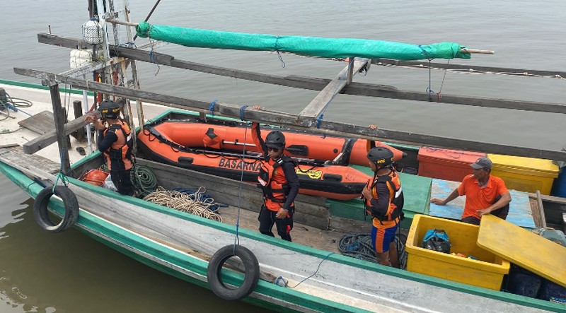 Operasi SAR kecelakaan KM Virgo Transport 8 di perairan Laut Jawa terus berlanjut. Pada Selasa, 29 September 2026, Tim Penyelam Gabungan yang terdiri dari Basarnas, TNI AL, dan Potensi SAR kembali melakukan penyelaman untuk mencari dan mengevakuasi korban yang masih berada di dalam kapal. (Basarnas)