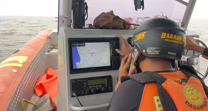 Operasi SAR kecelakaan KM Virgo Transport 8 di perairan Laut Jawa terus berlanjut. Pada Selasa, 29 September 2026, Tim Penyelam Gabungan yang terdiri dari Basarnas, TNI AL, dan Potensi SAR kembali melakukan penyelaman untuk mencari dan mengevakuasi korban yang masih berada di dalam kapal. (Basarnas)