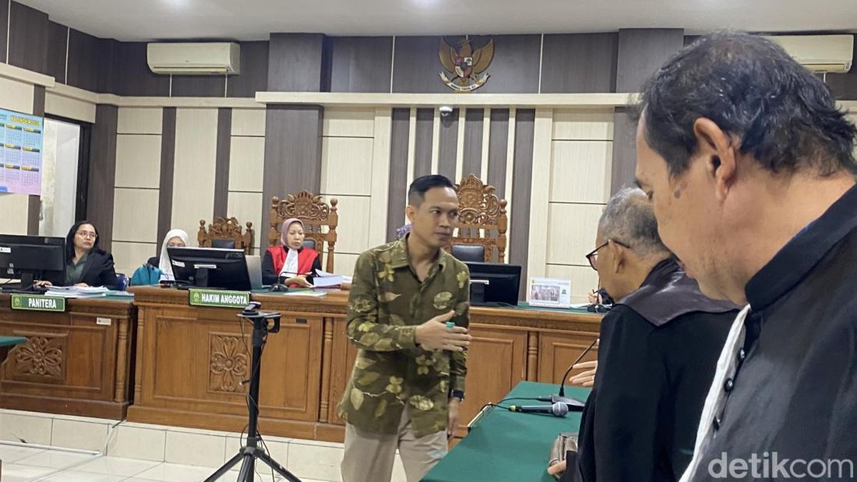 Ilustrasi berita Nasional: Bupati Cilacap Syamsul Dituntut 7 Tahun Penjara di Kasus Peras Bawahan