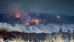 TPA Jatibarang Semarang Terbakar Pagi Ini