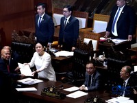 Ketua Badan Anggaran DPR RI, MH Said Abdullah menyerahkan draft kepada Ketua DPR RI, Puan Maharani dalam Rapat Paripurna DPR RI Ke-7 Masa Persidangan I Tahun Sidang 2026-2027 di Kompleks Parlemen, Senayan, Jakarta, Selasa (29/9/2026). (CNBC Indonesia