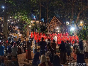 Pesona Nyawang Bulan, Wisata Budaya di Kasepuhan Bunisari
