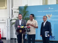 Menteri Hukum (Menkum), Supratman Andi Agtas saat menyampaikan keterangan pers usai melakukan rapat terbatas dengan Presiden Prabowo Subianto di Istana Negara, Jakarta Selasa (29/9/2026). (CNBC Indonesia/Emir Yanwardhana)