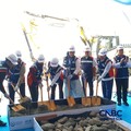 Menteri Kelautan dan Perikanan Sakti Wahyu Trenggono saat melakukan Groundbreaking pengembangan PPN  Pengambengan di Jembrana, Bali, Selasa (29/9/2026). (CNBC Indonesia/Martyasari Rizky)